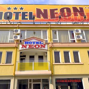 Neon Guest Rooms 슈멘 Exterior photo