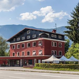 Maison De Savoie 호텔 Saint-Pierre-dʼAlbigny Exterior photo