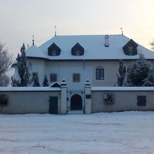 Castle Kastiel Kotesova 아파트 Exterior photo