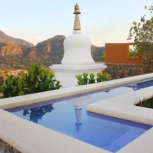 Hostal De La Luz - Spa Holistic Resort 테포츨란 Exterior photo