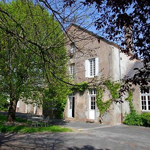 Les Landes-Genusson La Bonne Ecole B&B Exterior photo