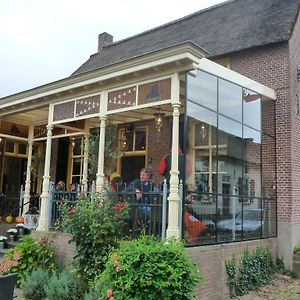 Heerewaarden 'T Oude Veerhuis B&B Exterior photo