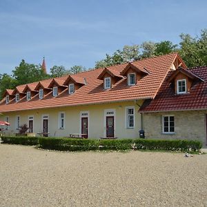 Stara Fara 호텔 Chržín Exterior photo