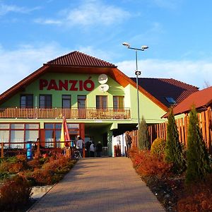 머트러푸레드 Panorama Panzio B&B Exterior photo