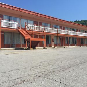 Daniel Boone Motor Inn 파이크빌 Exterior photo