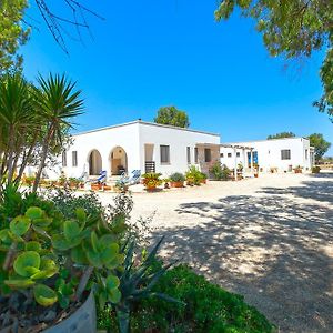 Agriturismo Masseria Terra D'Otranto 게스트하우스 Exterior photo