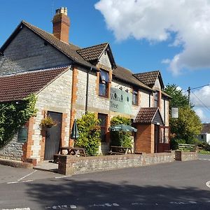 The Walnut Tree 호텔 West Camel Exterior photo