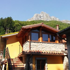Home In Garfagnana 바글리 디 소토 Exterior photo