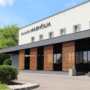 Zajazd Magnolia-Airport Modlin 호텔 Pomiechówek Exterior photo