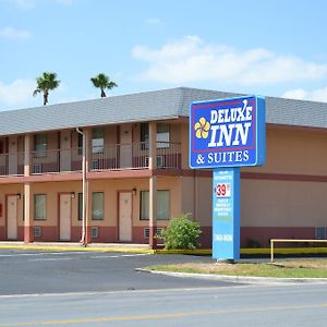 Deluxe Inn And Suites 웨슬라코 Exterior photo