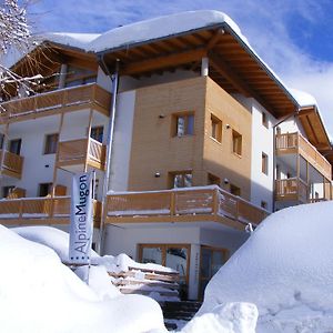 Alpine Mugon Hotel 바슨 Exterior photo