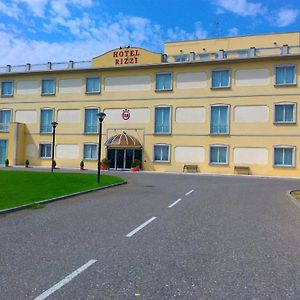 Hotel Rizzi 카스텔 산 피에트로 로마노 Exterior photo