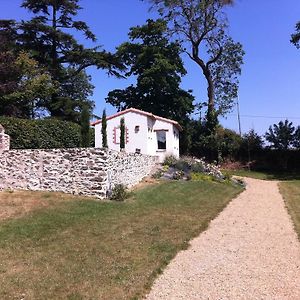 Liré Domaine Du Chene Crucy B&B Exterior photo