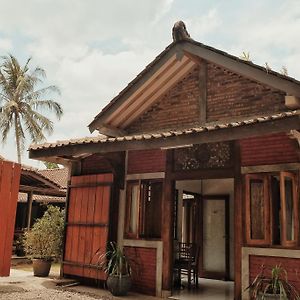 Cempaka Borobudur Guest House 마겔랑 Exterior photo