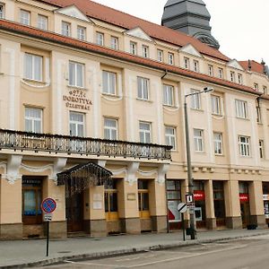 Hotel Dorottya 캐스포바 Exterior photo
