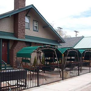 Buffalo Pointe Inn 윌리엄스 Exterior photo