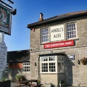 The Carpenters Arms 호텔 South Marston Exterior photo