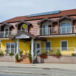 Garni Hotel Villa Tamara 모라브스케토플리체 Exterior photo