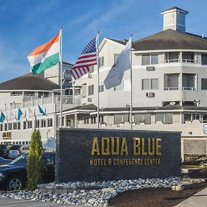 Aqua Blue Hotel 내러갠섯 Exterior photo