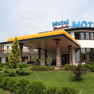 Motel Drabek 타르노프스키 고리 Exterior photo