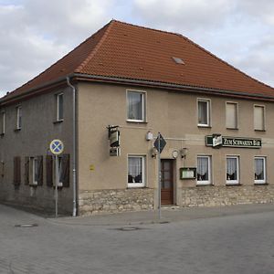 Gasthaus ,,Zum Schwarzen Baer" 호텔 Gusten Exterior photo