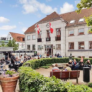 Det Gamle Radhus 호텔 그라스텐 Exterior photo