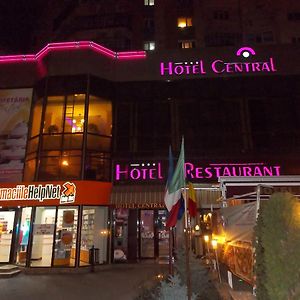 Hotel Central 슬로보지아 Exterior photo