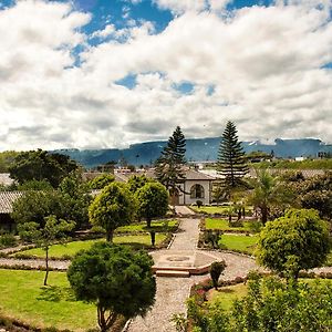 Hosteria Hacienda Pueblo Viejo 호텔 Atuntaqui Exterior photo