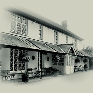 The Clytha Arms 호텔 애버게이브니 Exterior photo