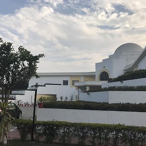 The Royal Residency 호텔 Kushinagar Exterior photo