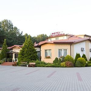 Pod Szczesliwa Gwiazda 호텔 Cekanowo Exterior photo