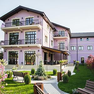 Turceni Marigab 아파트 호텔 Exterior photo
