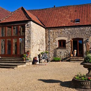 쉡튼말렛 The Old Stables Bed & Breakfast B&B Exterior photo