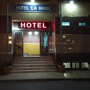 Hotel La Brise 아인 엘 투르크 Exterior photo