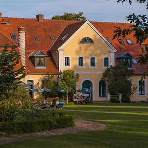 Das Gutshaus Solzow Mecklenburgische Seenplatte Mueritz 호텔 Exterior photo