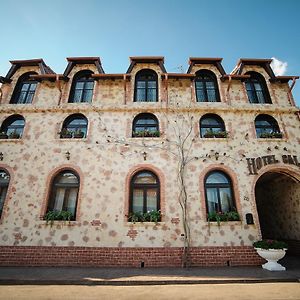 Hotel Gala 오라데아 Exterior photo