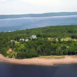 Still Point Lodge Deep Brook Exterior photo