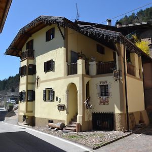 B&B La Tana Dell'Orso - Die Baerenhoehle 카스텔로디피엠므 Exterior photo