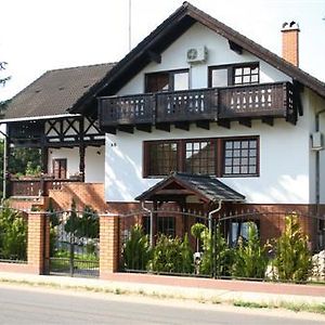 Dunakanyar Bed & Breakfast 호텔 Göd Exterior photo