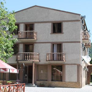 Hotel Kavkasioni 크바렐리 Exterior photo