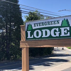 Evergreen Lodge 마운트샤스타 Exterior photo