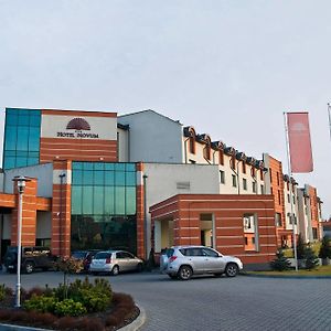 Hotel Novum & Spa 니푸미체 Exterior photo