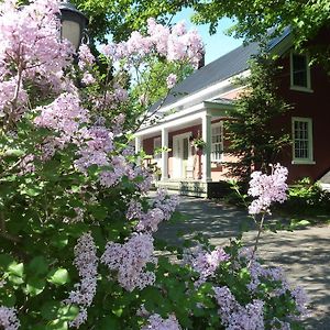 Cowansville Le Passe-Partout B&B Exterior photo