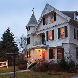 벌링턴 Lang House On Main Street Bed & Breakfast B&B Exterior photo