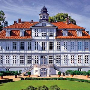 Schloss Ludersburg Golf & Spa 뤼더스부르크 Exterior photo