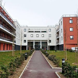 아파트시티 베르사유 생시르레콜 Saint-Cyr-lʼÉcole Exterior photo