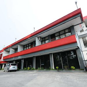 Benteng Hotel 부키팅기 Exterior photo