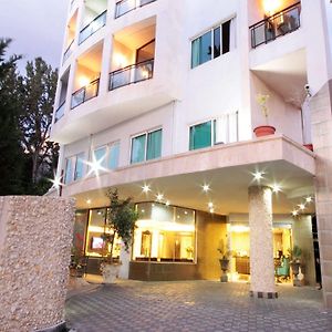 Bayinn Hotel 주니에 Exterior photo