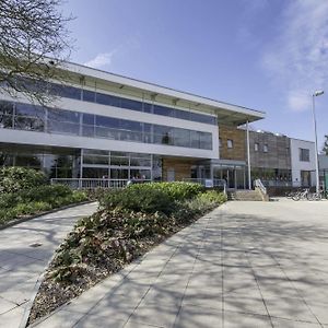 Bisham Abbey National Sports Centre 호텔 말로 Exterior photo