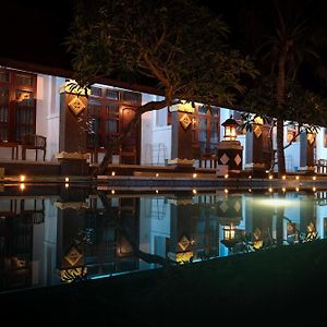 Bali Sunset Hotel 네가라 Exterior photo